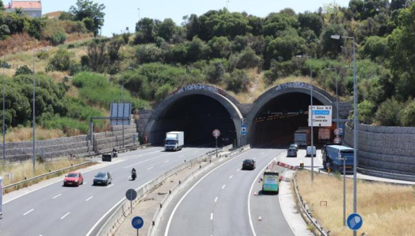 Túnel do Grilo Com Constrangimentos Rodoviários