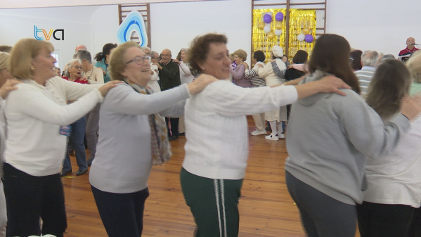 JF Mina de Água Celebra Dia da Mulher com Festa de Branco