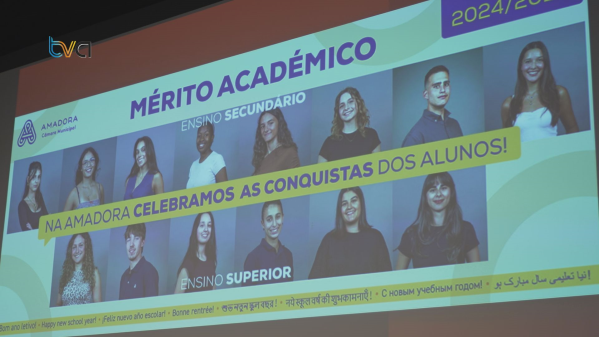 Amadora Homenageia Melhores Alunos 